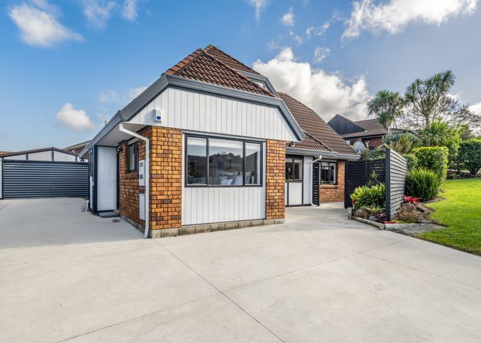  at 4 Citation Way, Botany Downs, Manukau City, Auckland