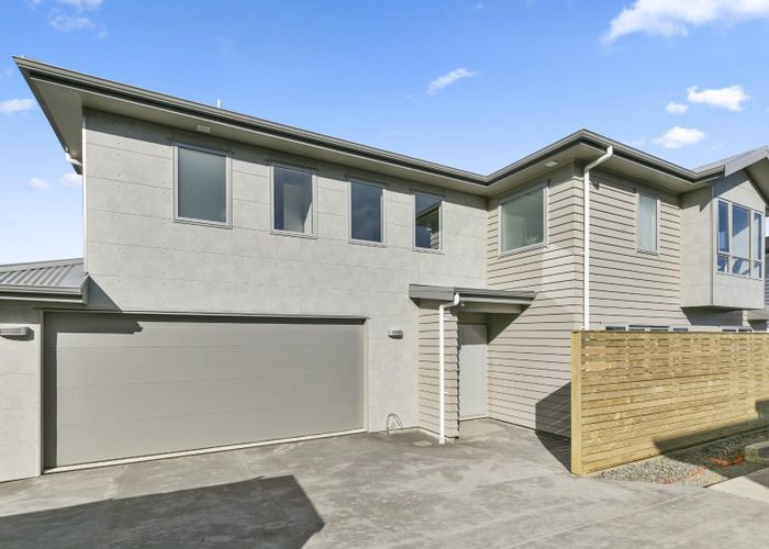  at 4 Poto Road, Normandale, Lower Hutt, Wellington