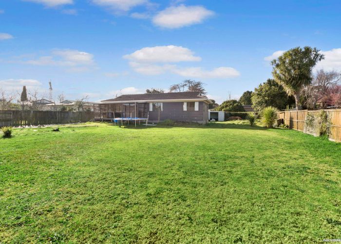  at 7 Poinsettia Place, Henderson, Auckland