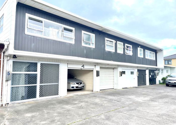  at 4/42 Wintere Road, Papatoetoe, Auckland