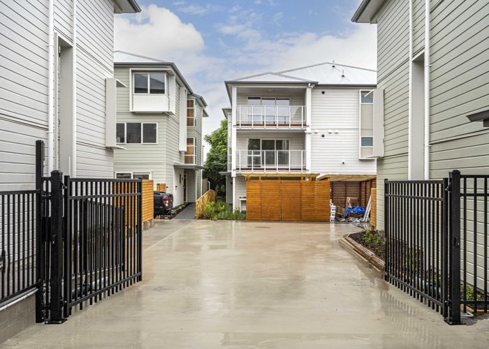  at 116-118 Browns Road, Manurewa, Manukau City, Auckland