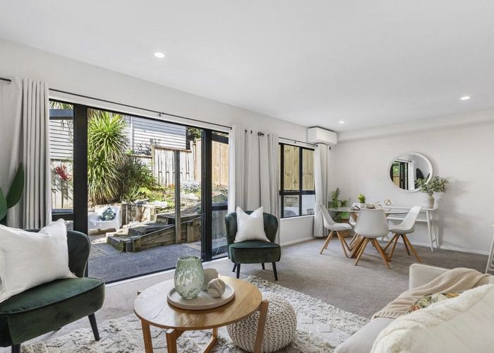  at 2/7 Nimstedt Ave , Oteha, North Shore City, Auckland