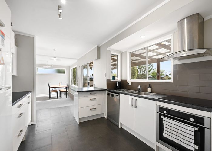  at 40 Raymond Street, Fairview Downs, Hamilton