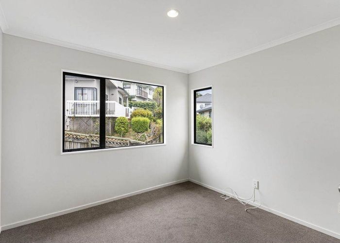  at 2/14 Mossop Rise, Glenfield, North Shore City, Auckland