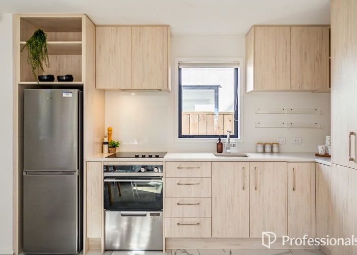  at 2/97 Whites Line East, Waiwhetu, Lower Hutt, Wellington