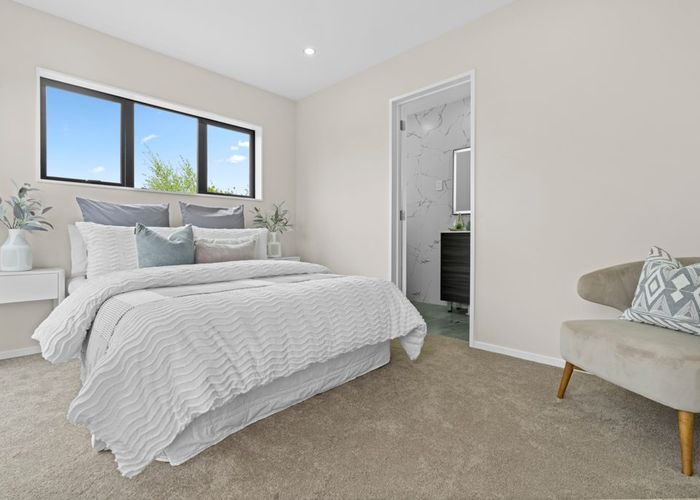  at 8/18 Hutchinsons Road, Bucklands Beach, Auckland