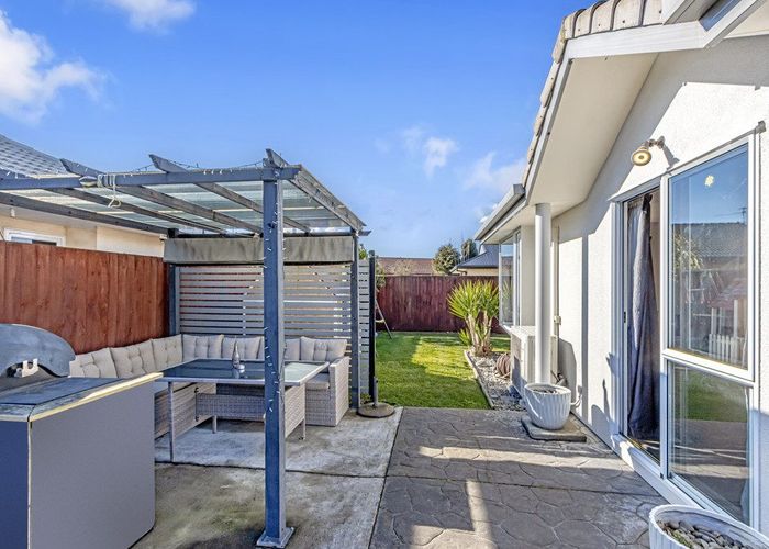  at 2/50 Shannon Place, Belfast, Christchurch