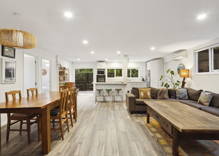  at 19 Laingholm Drive, Laingholm, Waitakere City, Auckland
