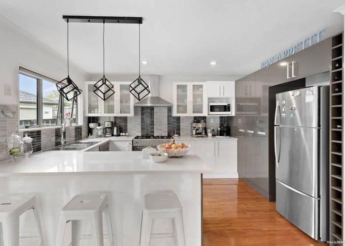  at 112 Tamahere Drive, Glenfield, Auckland