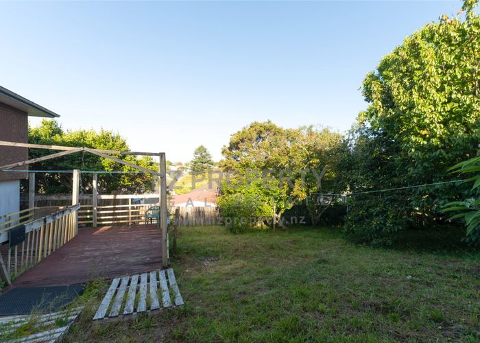  at 46 Parrs Cross Road, Henderson, Waitakere City, Auckland