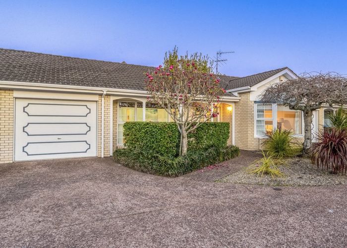  at 2/8 Domett Avenue, Epsom, Auckland
