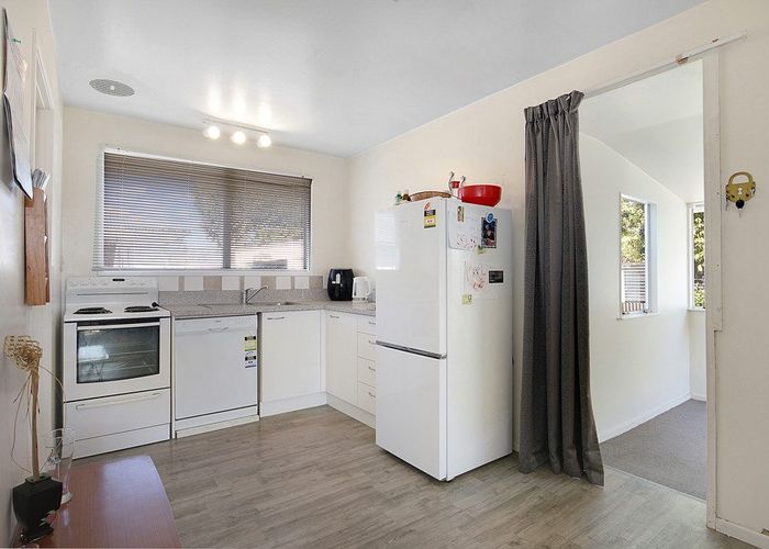  at 2/28 Cob Crescent, Woolston, Christchurch