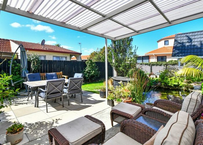  at 6 Oakland Avenue, Papatoetoe, Manukau City, Auckland