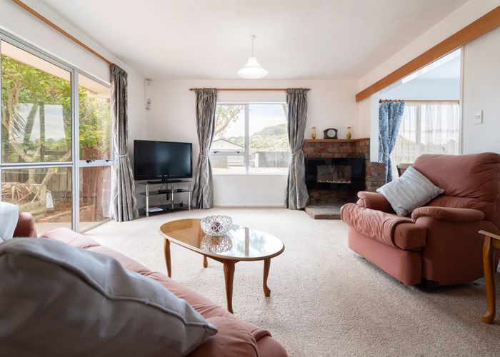  at 11 Staithes Drive North, Whitby, Porirua