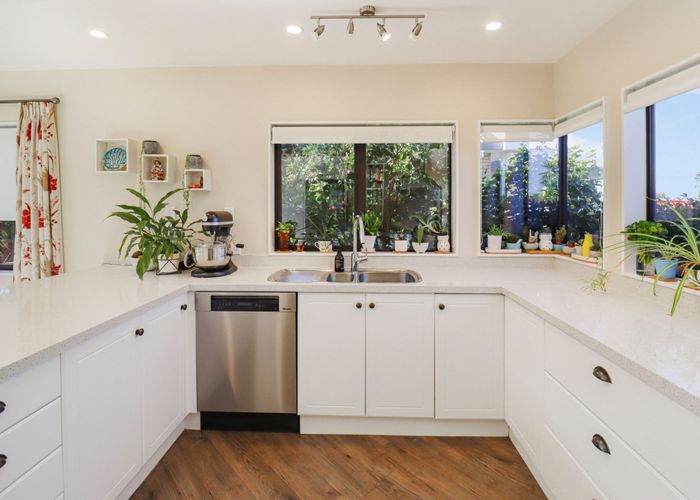  at 14 Menen Place, Manurewa, Manukau City, Auckland