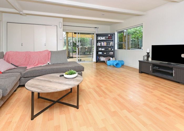  at 3A Lilian Place, Farm Cove, Manukau City, Auckland