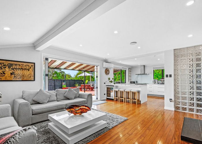  at 9 Burnham Road, Waitakere, Waitakere City, Auckland