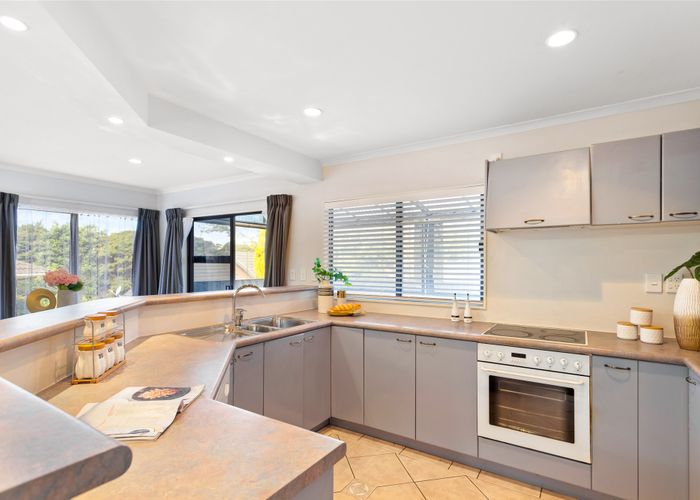  at 1/22 Lagoon Way, West Harbour, Auckland