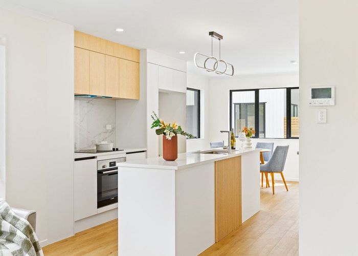  at 113 Beach Road, Te Atatu Peninsula, Waitakere City, Auckland