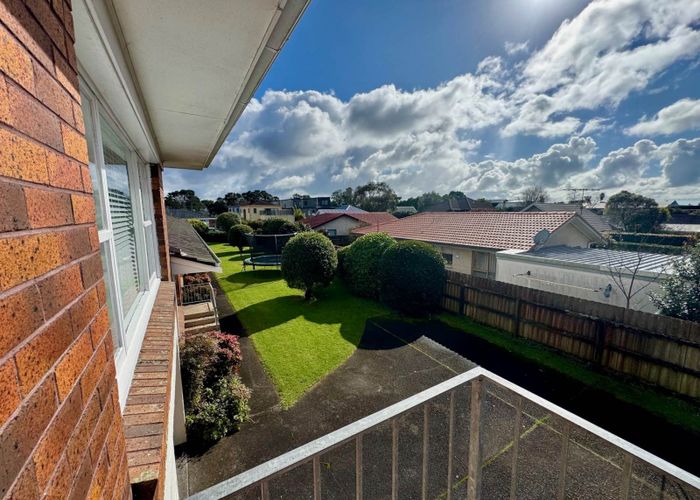  at 2/15 Matai Road, Greenlane, Auckland City, Auckland