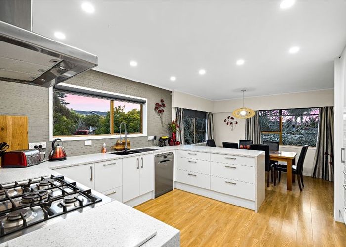  at 6 Fayette Place, Te Atatu South, Auckland