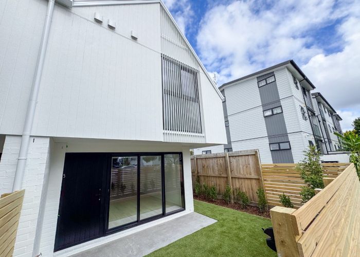  at 5/52 Taramea Street, Avondale, Auckland City, Auckland