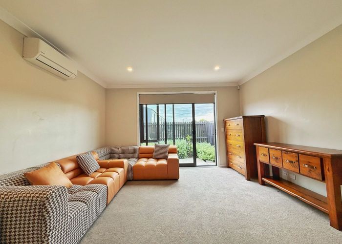  at 37 Te Aniwaniwa Terrace, Albany, North Shore City, Auckland