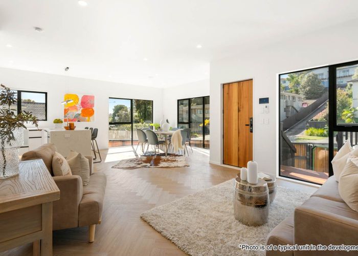  at 90C Oaktree Avenue, Browns Bay, North Shore City, Auckland