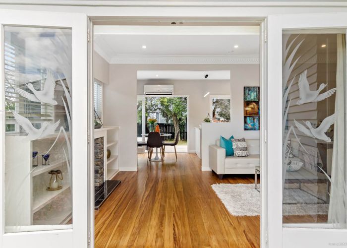  at 163 Chivalry Road, Glenfield, Auckland