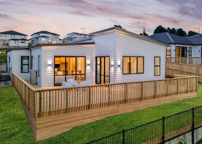  at 8 Kauri Gum Rise, Swanson, Auckland