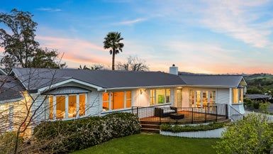  at 2 Harvey Place, St Heliers, Auckland