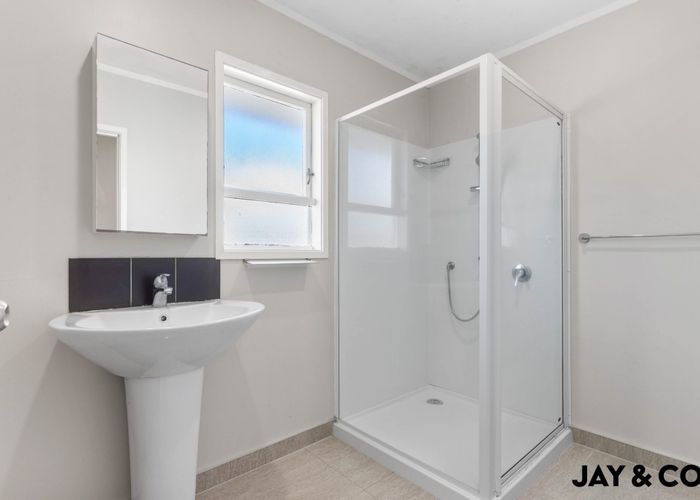  at 4 Clutha Crescent, Clover Park, Auckland