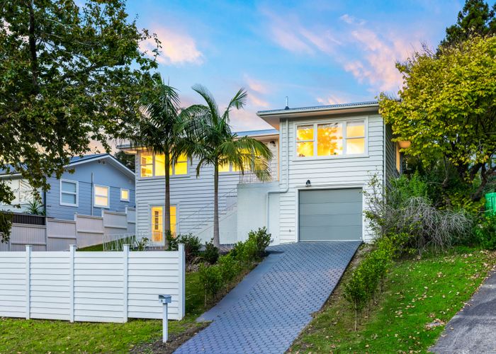  at 8 Daffodil Street, Titirangi, Auckland