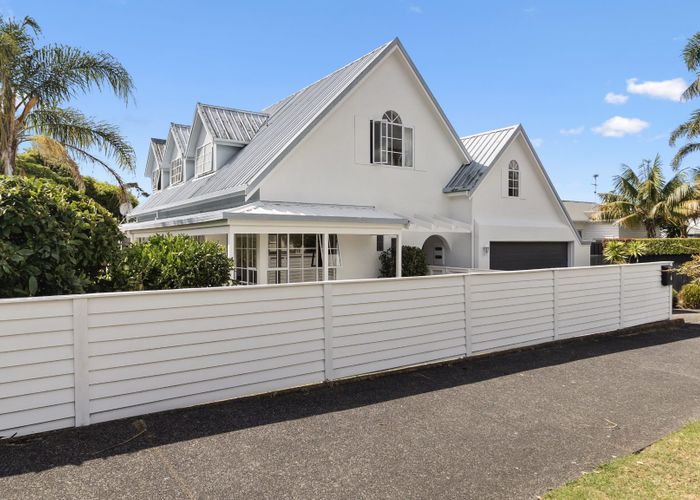  at 6 Boscawen Street, Point Chevalier, Auckland