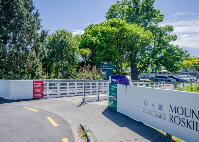  at 12/1358 Doninion Road, Mount Roskill, Auckland City, Auckland