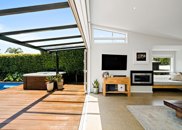  at 319 Riddell Road, Glendowie, Auckland