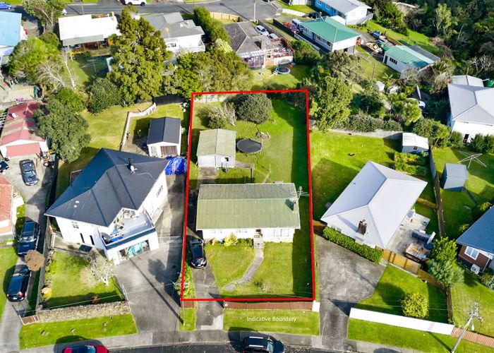 at 8 Glen Marine Parade, Glendene, Auckland