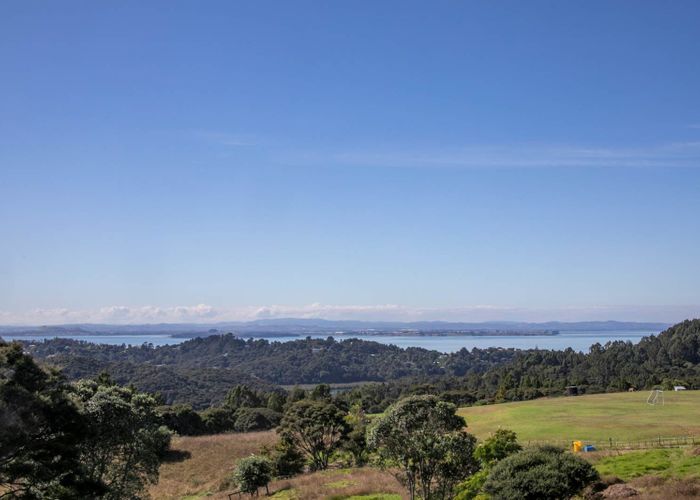  at 424 Huia Road, Laingholm, Auckland