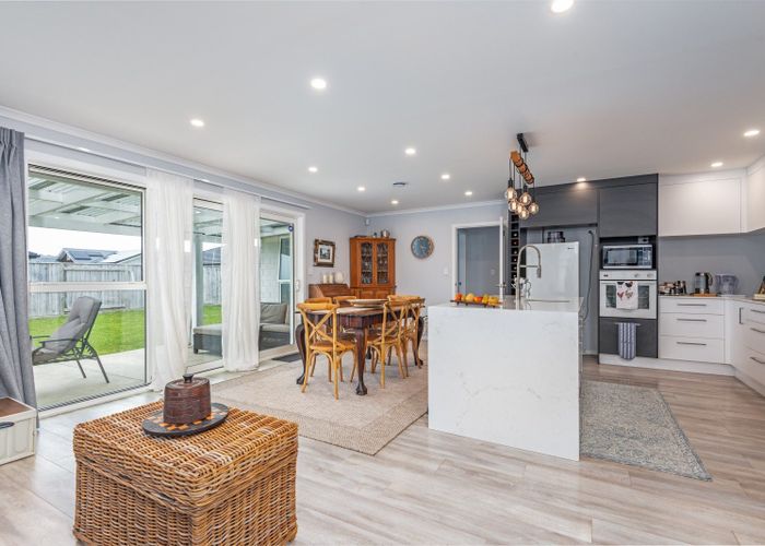  at 96 Johnstone Drive, Fitzherbert, Palmerston North, Manawatu / Whanganui