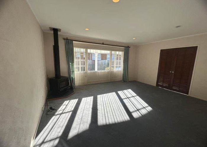  at 5 Maroubra Place, Botany Downs, Manukau City, Auckland