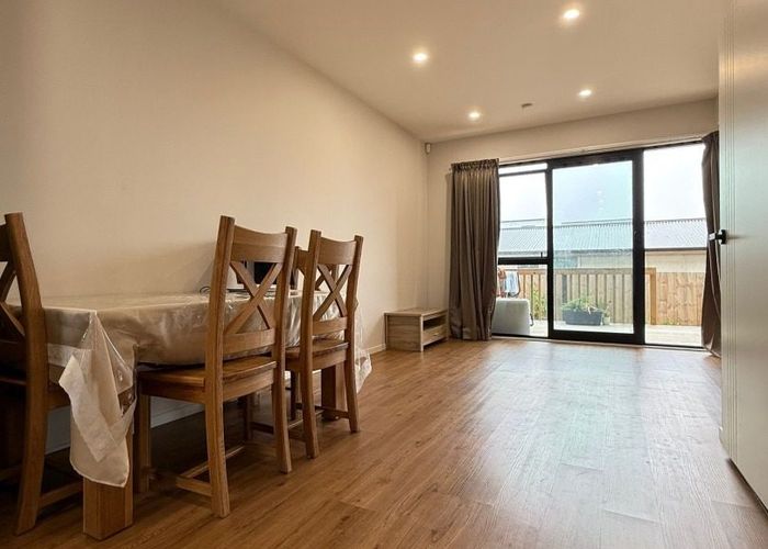  at 4/11 Camp Road, Mount Wellington, Auckland City, Auckland