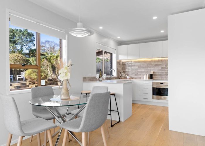 at 2/35 Miltonia Avenue, Te Atatu South, Waitakere City, Auckland
