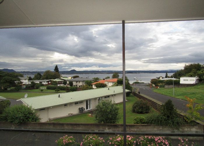  at 4/13 Alberta Street, Acacia Bay, Taupo