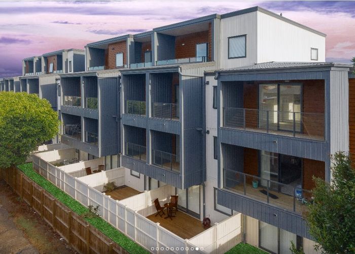  at 7/8G Gray Avenue, Māngere East, Auckland