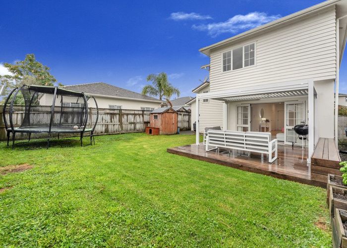  at 15 Mulvaney Crescent, Henderson, Waitakere City, Auckland
