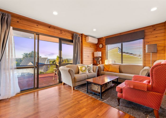 Free property data for 156 Luckens Road, West Harbour, Auckland homes