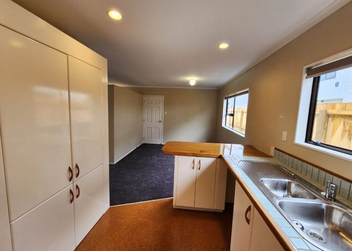  at 2/12 Vic Butler Street, Mount Roskill, Auckland City, Auckland