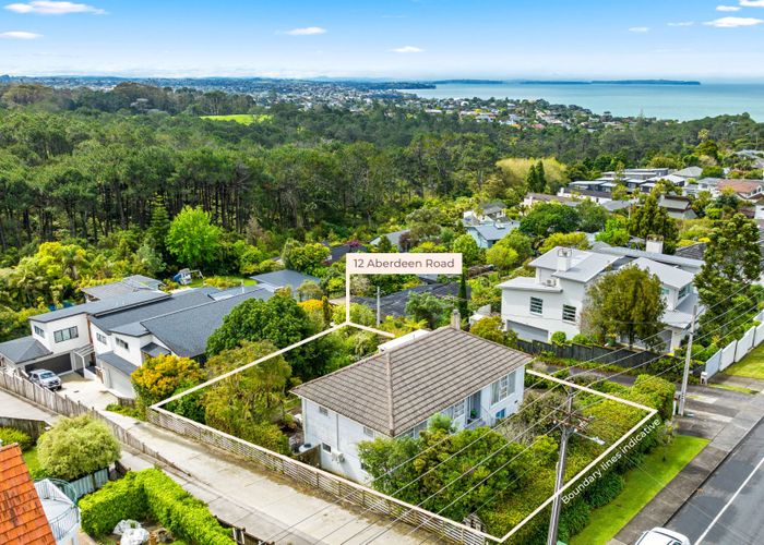 For sale 12 Aberdeen Road, Campbells Bay, North Shore City, Auckland