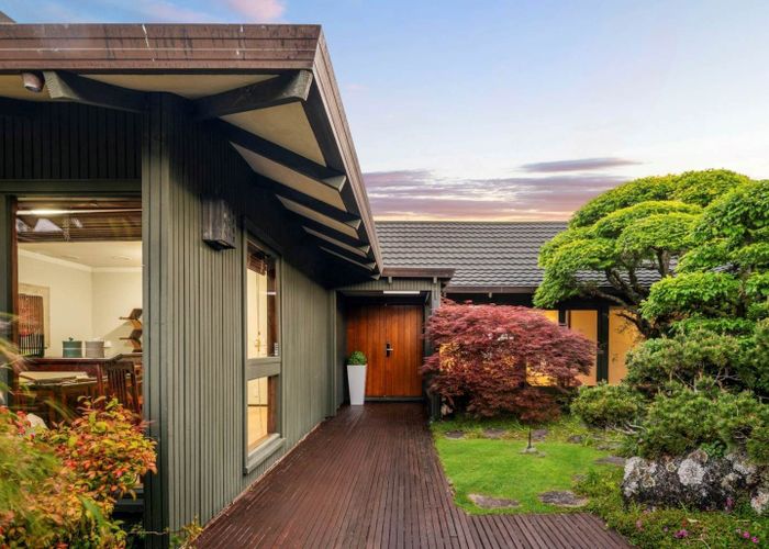  at 10 Marine Terrace, Bayswater, North Shore City, Auckland