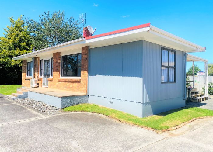  at 269 Clarkin Road, Fairfield, Hamilton